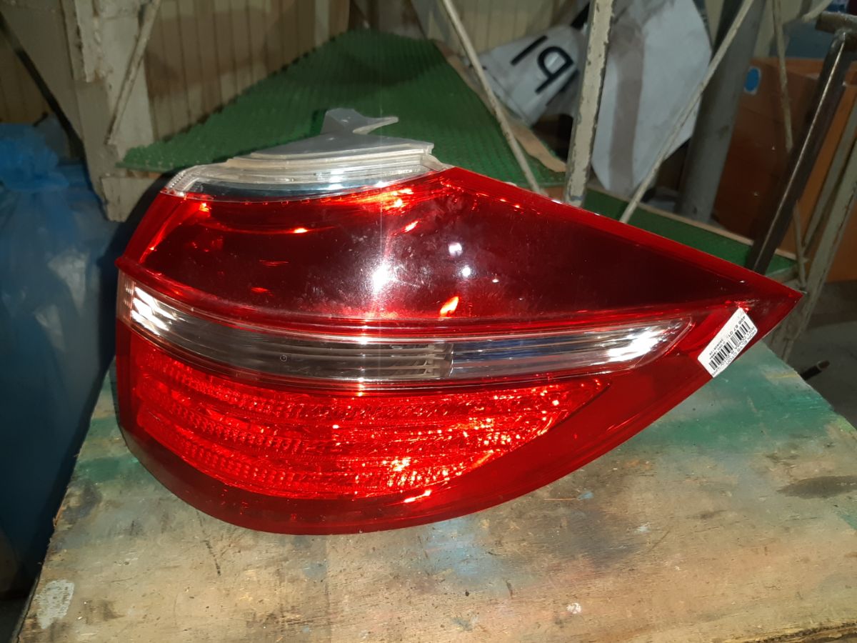 Стоп D046A D046A на Honda Elysion RR1 Фото 5