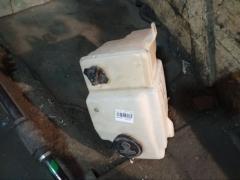 Бачок омывателя 85315-20390 на Toyota Caldina AT211G Фото 5
