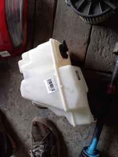 Бачок омывателя 85315-20390 на Toyota Caldina ST210G Фото 5