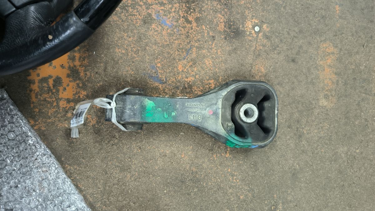 Подушка двигателя на Honda Freed GP3 LEA Фото 3