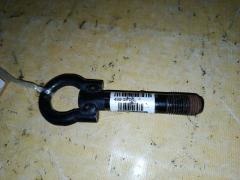 Крюк буксировочный на Toyota Voxy ZRR70G 51960-28010