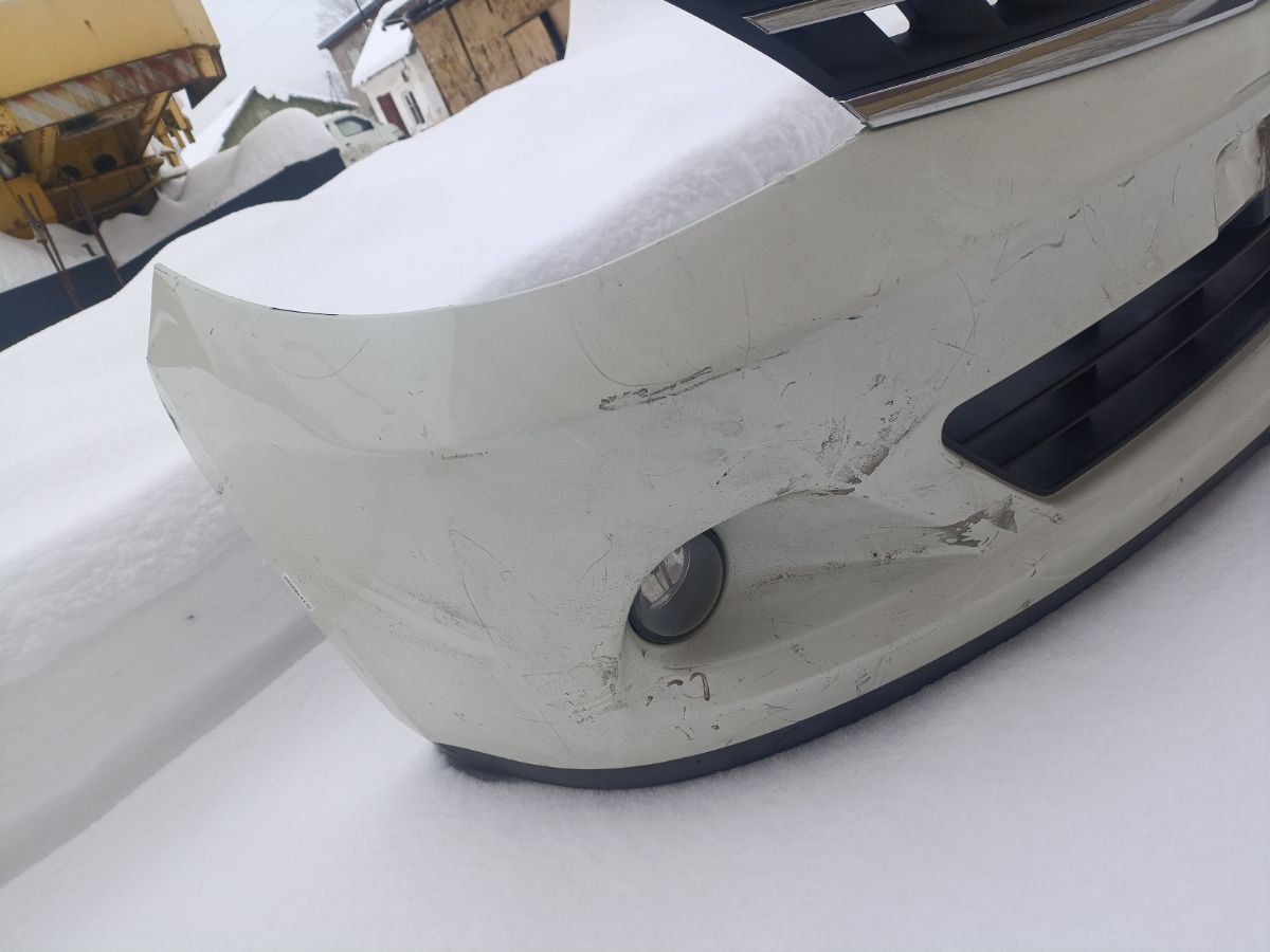 Бампер 02B2704 02B2704,62022-ED025, 62022ED025, 62022ED540, 62022EM00J, DS04213BA, DS04232BA, DS04232BB, DT20100000000, DT20200001000, GD6930, HQ62022EM00J, NS01001DB, NSL10507507, STDTW5000A0, U0505084, UNTEM622294 на Nissan Tiida C11 Фото 11