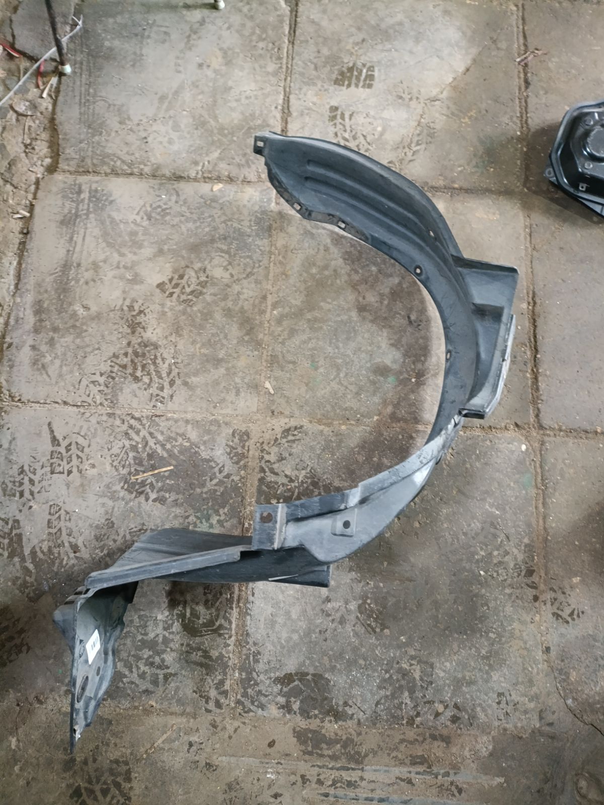 Подкрылок 74151-SAA-900, 3835FL-1, 3850FL1T, 74151-SAA-901, 74151-SAA-G00, 74151-SEL-T00, 74151SAA506, 915.HD11133L, GD8697AL, HD11071AL, NEG2019111, PHD11071AL, ST-HD15-016L-2 на Honda Fit GD1 L13A Фото 4