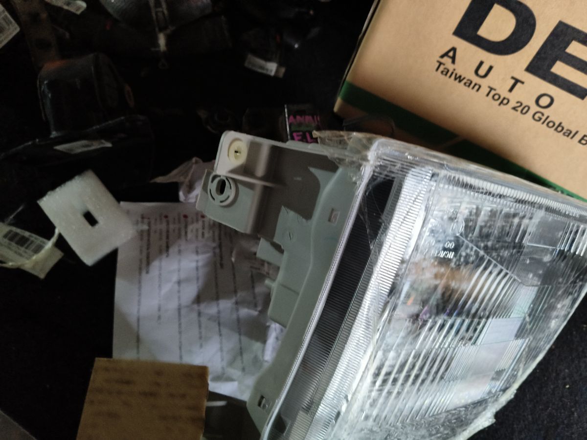 Фара 100-24774 DEPO 100-24774,215-11A5L-LD-E на Nissan Caravan E25 Фото 3