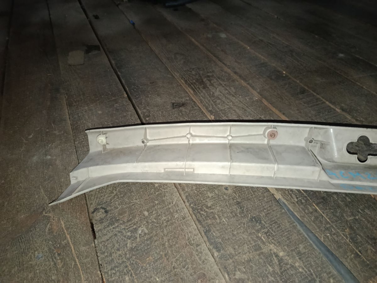 Обшивка багажника 67935-44020-A0 на Toyota Ipsum ACM26W Фото 10