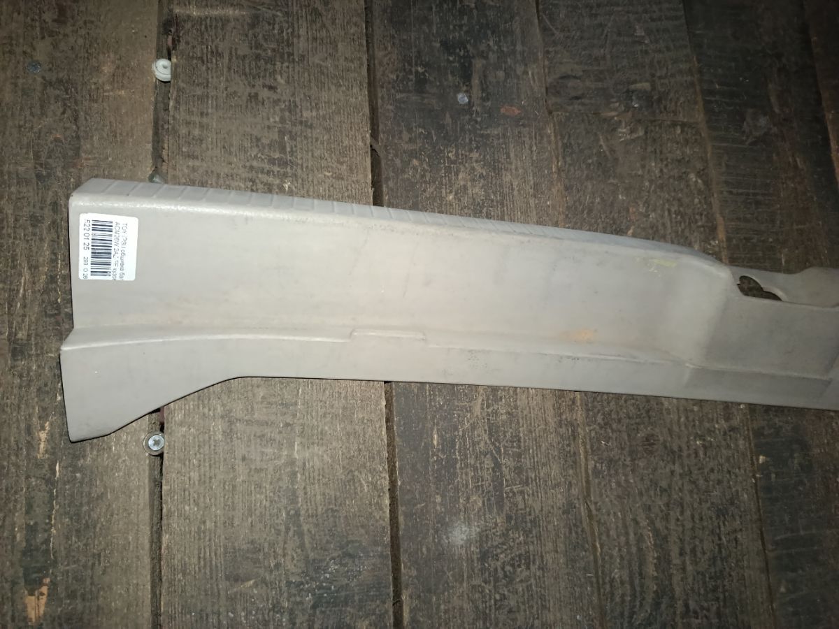 Обшивка багажника 67935-44020-A0 на Toyota Ipsum ACM26W Фото 5