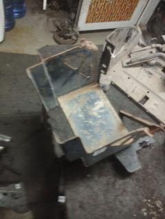 Крепление аккумулятора на Isuzu Elf P6F23 Фото 2