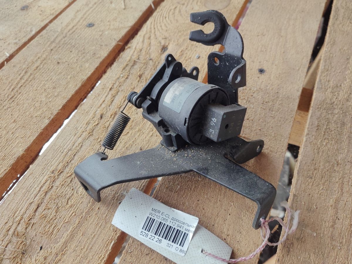 Дроссельная заслонка A0115428717 на Mercedes-Benz E-Class W210.065 112.941 Фото 4