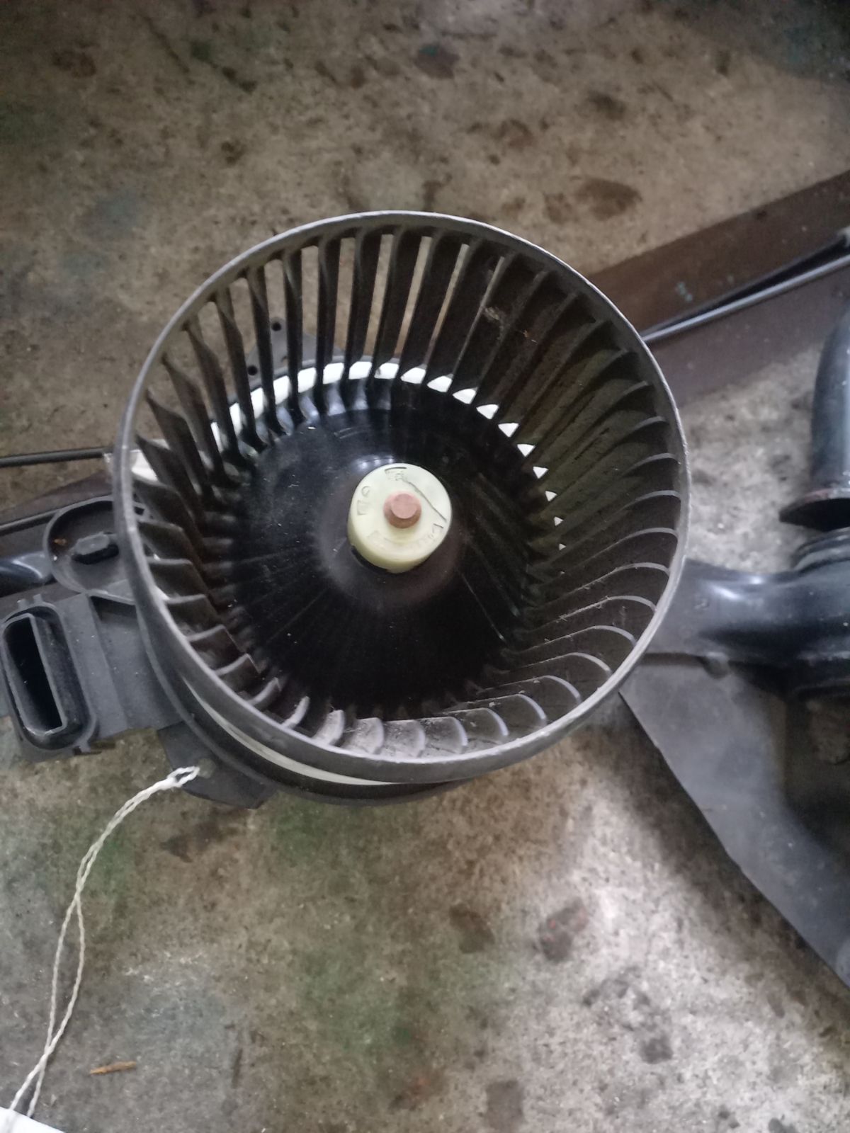 Мотор печки на Suzuki Alto HA35S Фото 11