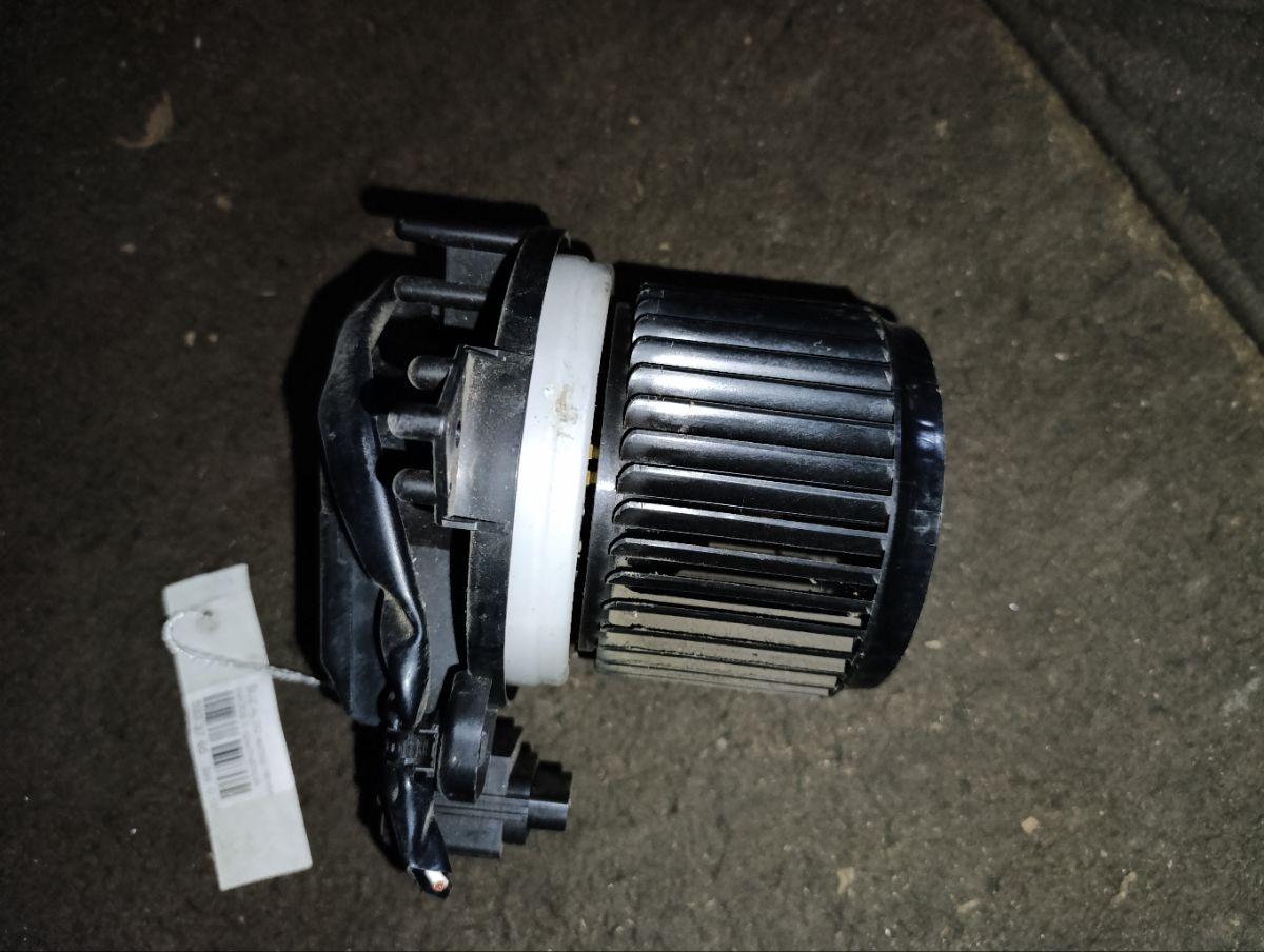 Мотор печки на Suzuki Alto HA35S Фото 5