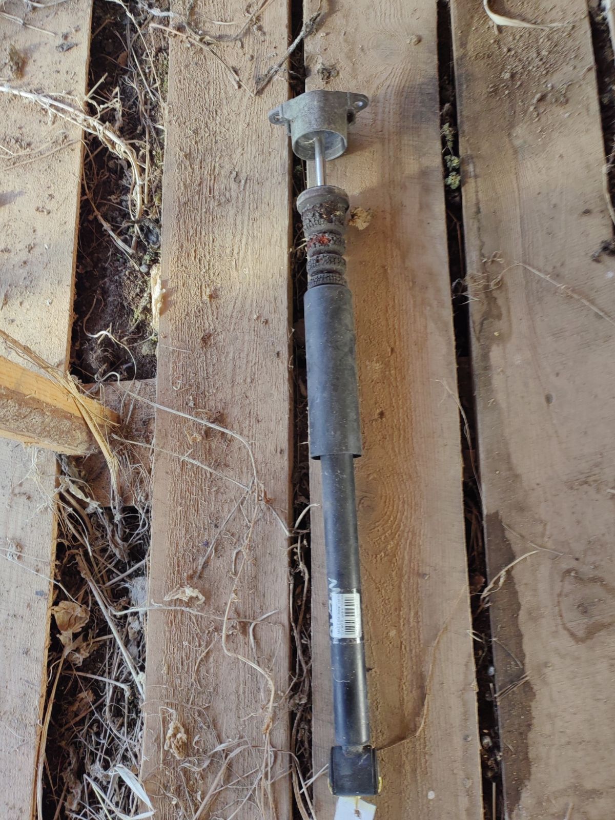 Амортизатор 1206032, 1209075, 1251758, 1305612, 1327469, 2S61-18008-AA, 2S61-18008-AC, 2S61-18008-AD, 2S61-18008-AE, 553308, CR-003R-DY3W, CR9024, D3502870XD, SJ-003R-DY3W, ST-003R-DY3W на Mazda Demio DY3W Фото 2