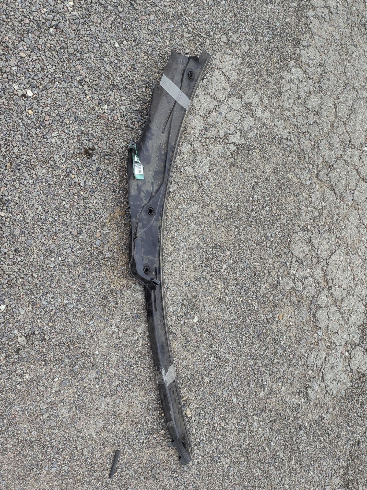 Решетка под лобовое стекло 2208300128 на Mercedes-Benz S-Class W220.176 Фото 5