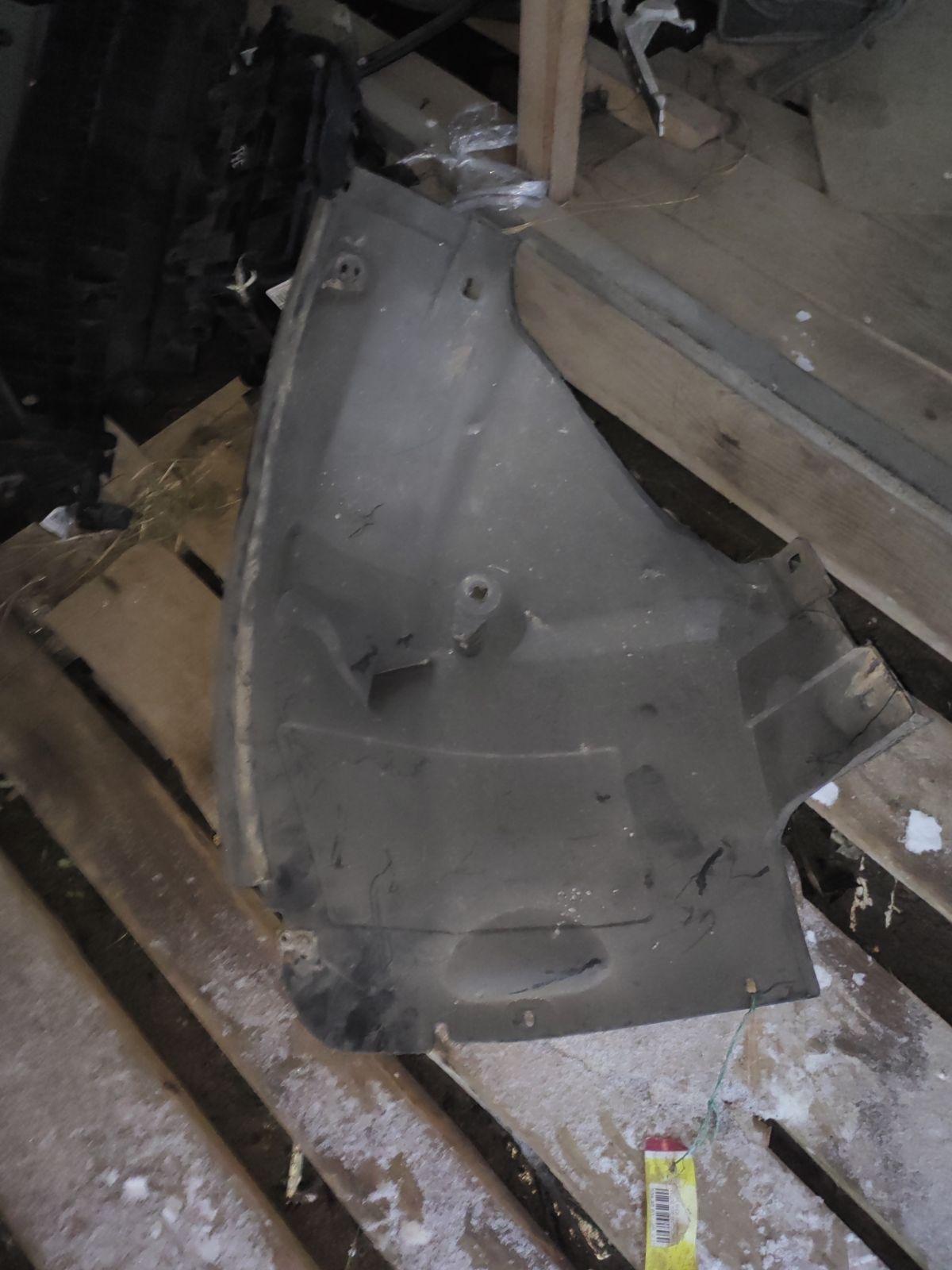 Подкрылок 2206980830 на Mercedes-Benz S-Class W220.176 275.950 Фото 2