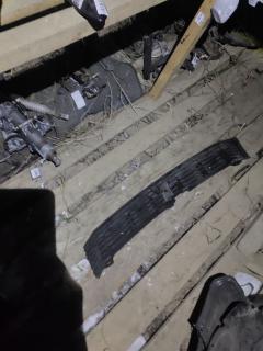 Решетка радиатора на Toyota Voxy AZR60 Фото 4