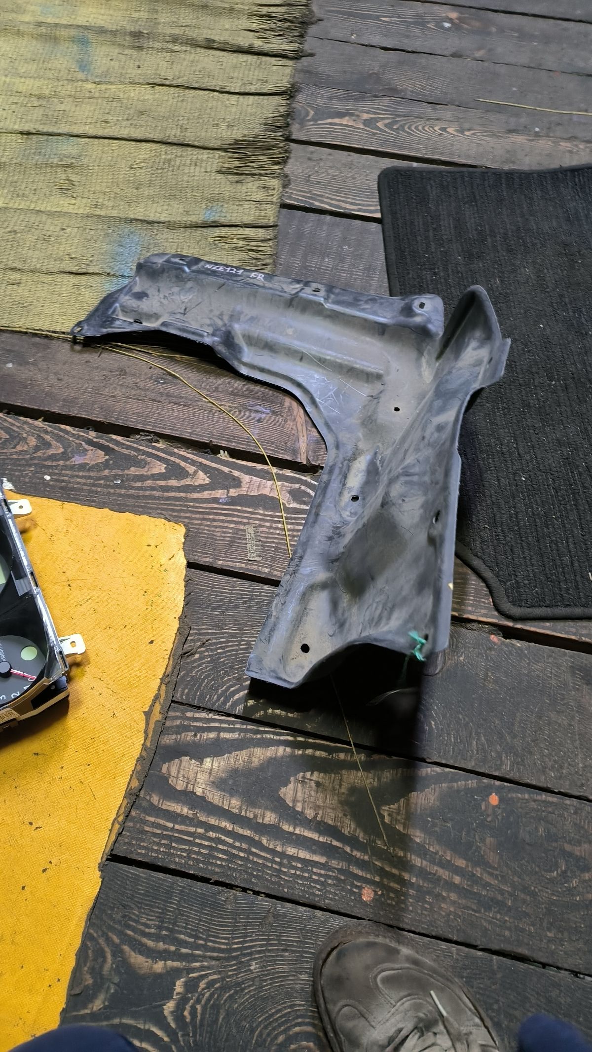 Защита двигателя 51441-12190 на Toyota Corolla Spacio NZE121N 1NZ-FE Фото 2