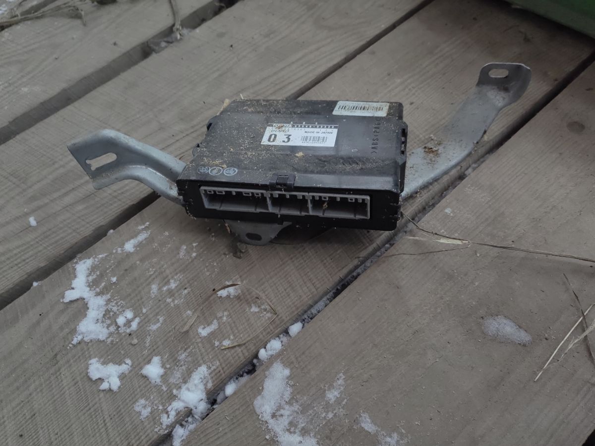 Блок упр-я на Toyota Camry ACV30 2AZ-FE Фото 3