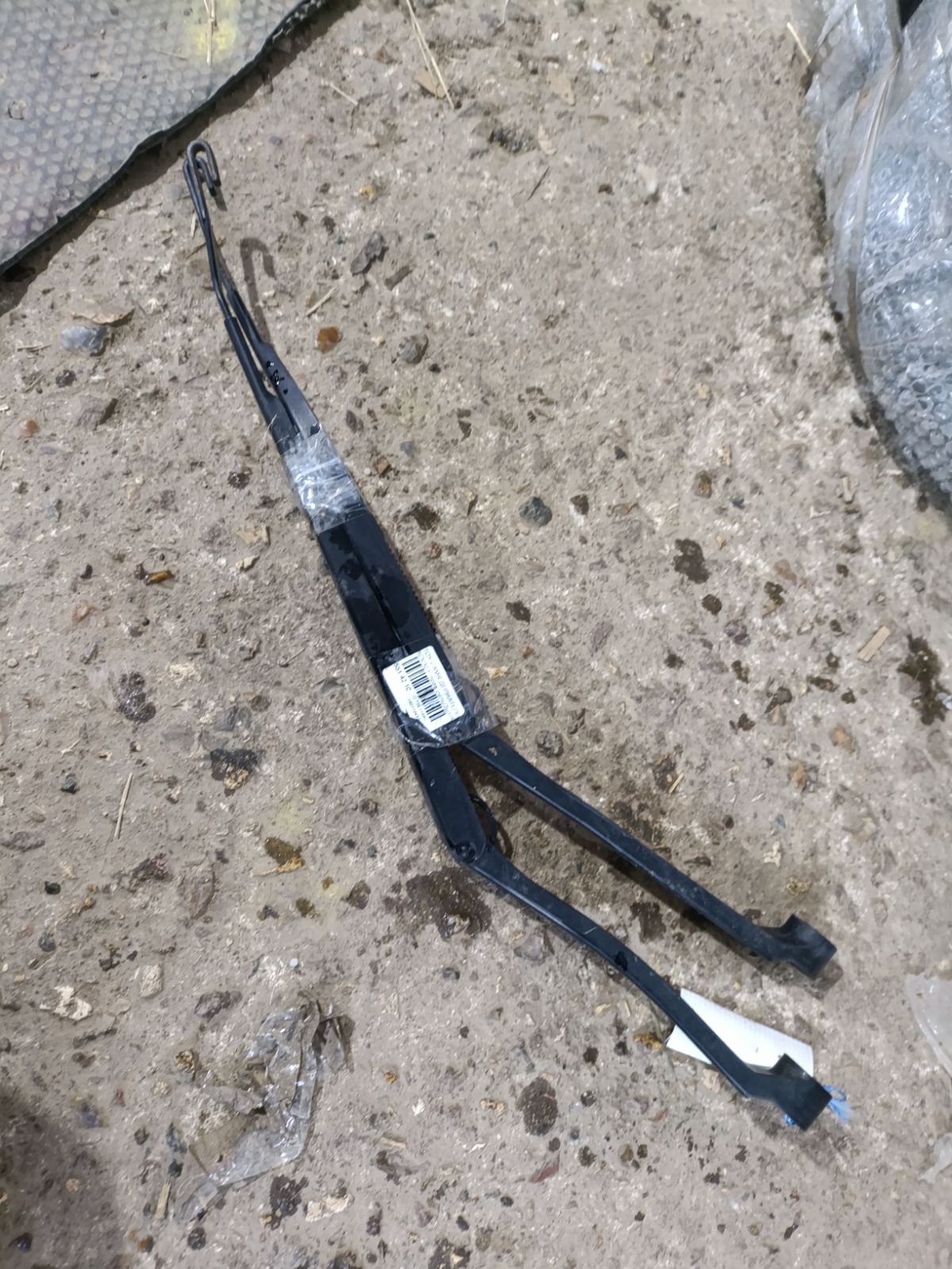 Держатель дворника на Toyota Camry ACV30 Фото 3