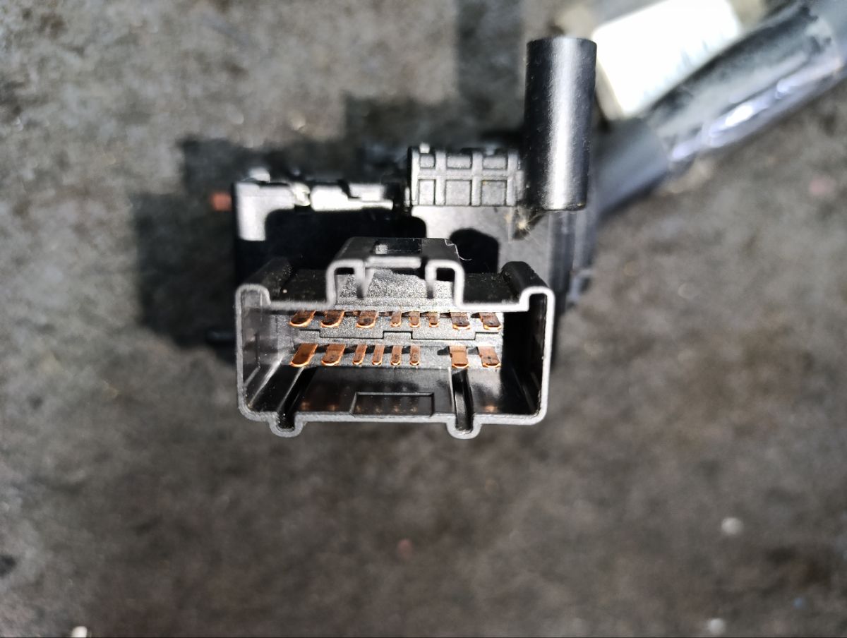 Переключатель поворотов на Toyota Corolla Fielder ZZE124G Фото 5