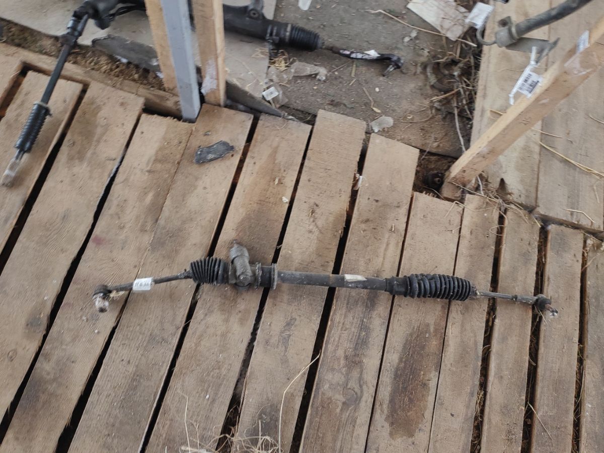 Рулевая рейка на Suzuki Mr Wagon MF21S K6A Фото 2