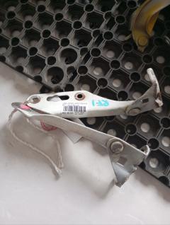 Крепление капота 60120-ST0-000ZZ, 60170-ST0-000ZZ на Honda Stepwgn RF1 Фото 3