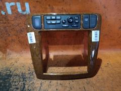 Консоль магнитофона на Nissan Liberty RM12