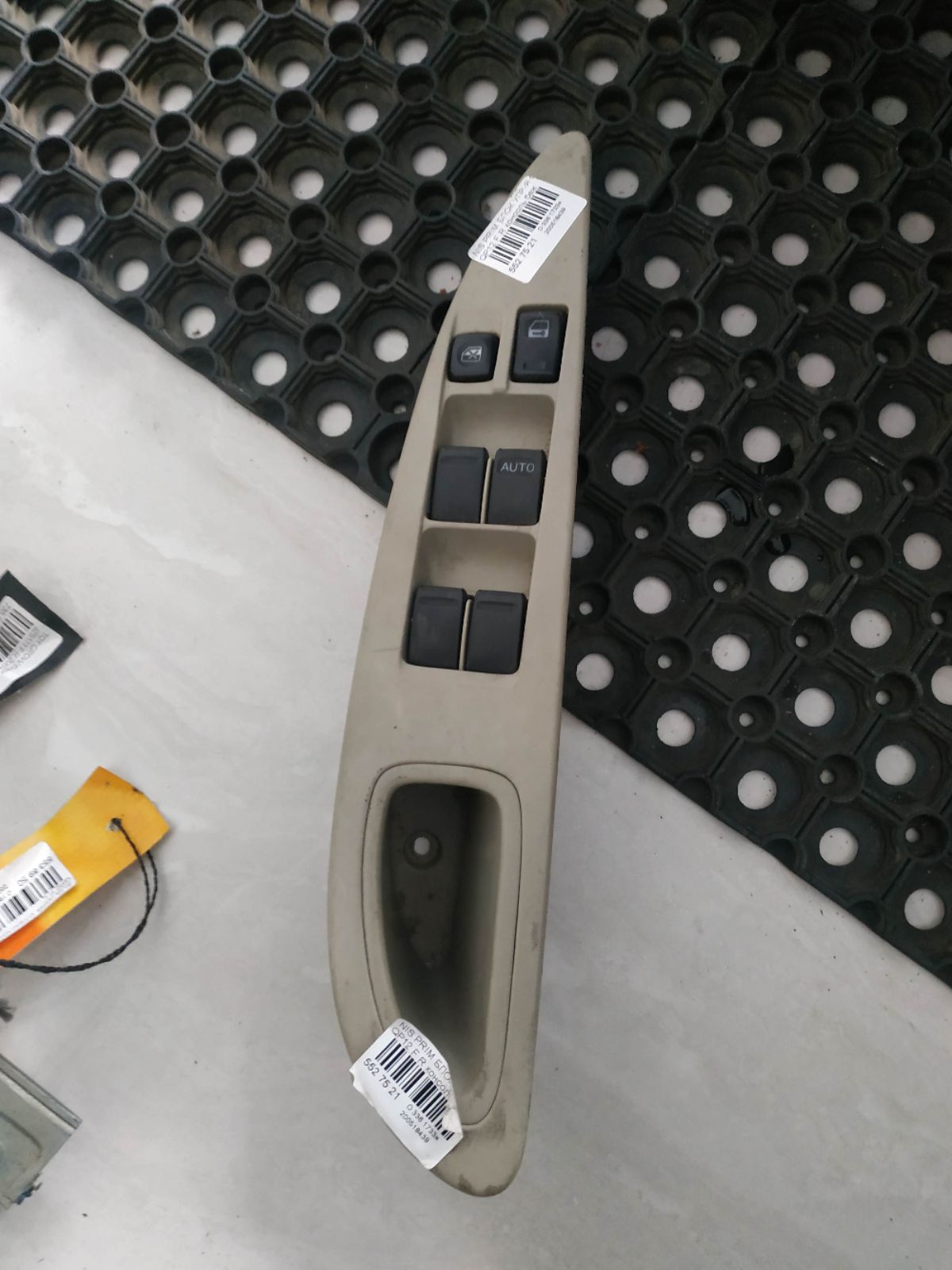 Блок упр-я стеклоподъемниками 25401 AL500 на Nissan Primera QP12 Фото 8