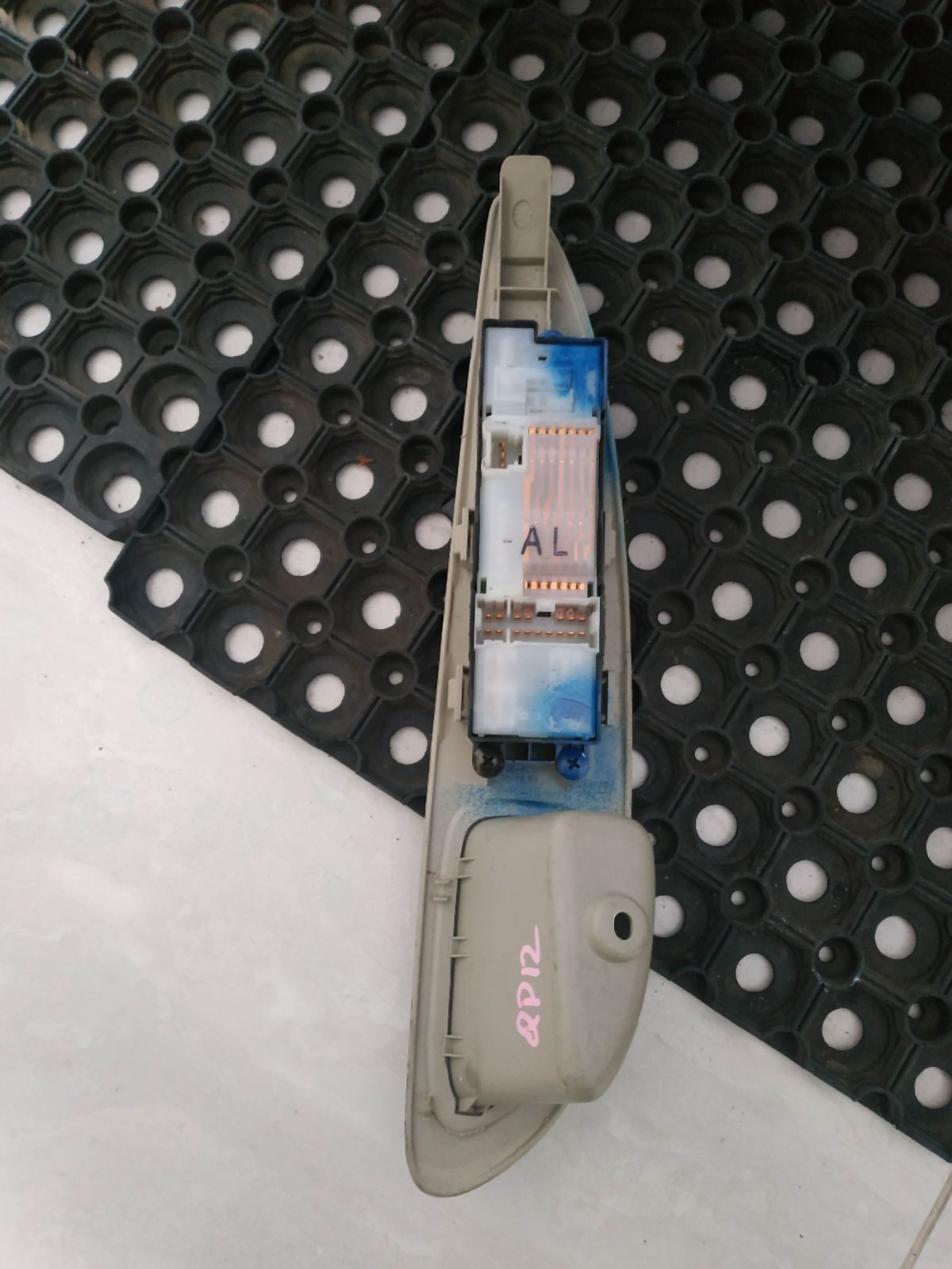 Блок упр-я стеклоподъемниками 25401 AL500 на Nissan Primera QP12 Фото 9