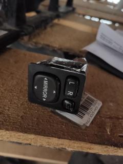 Блок управления зеркалами на Toyota Noah AZR60G 1AZ-FSE Фото 3