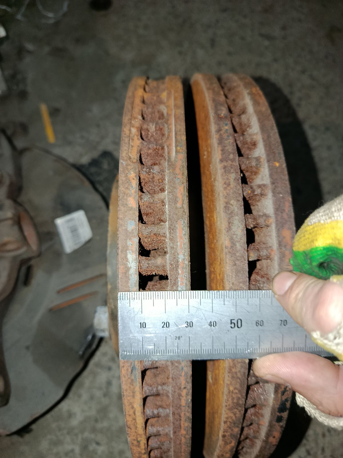 Тормозной диск на Toyota Crown GRS180 4GR-FSE Фото 5