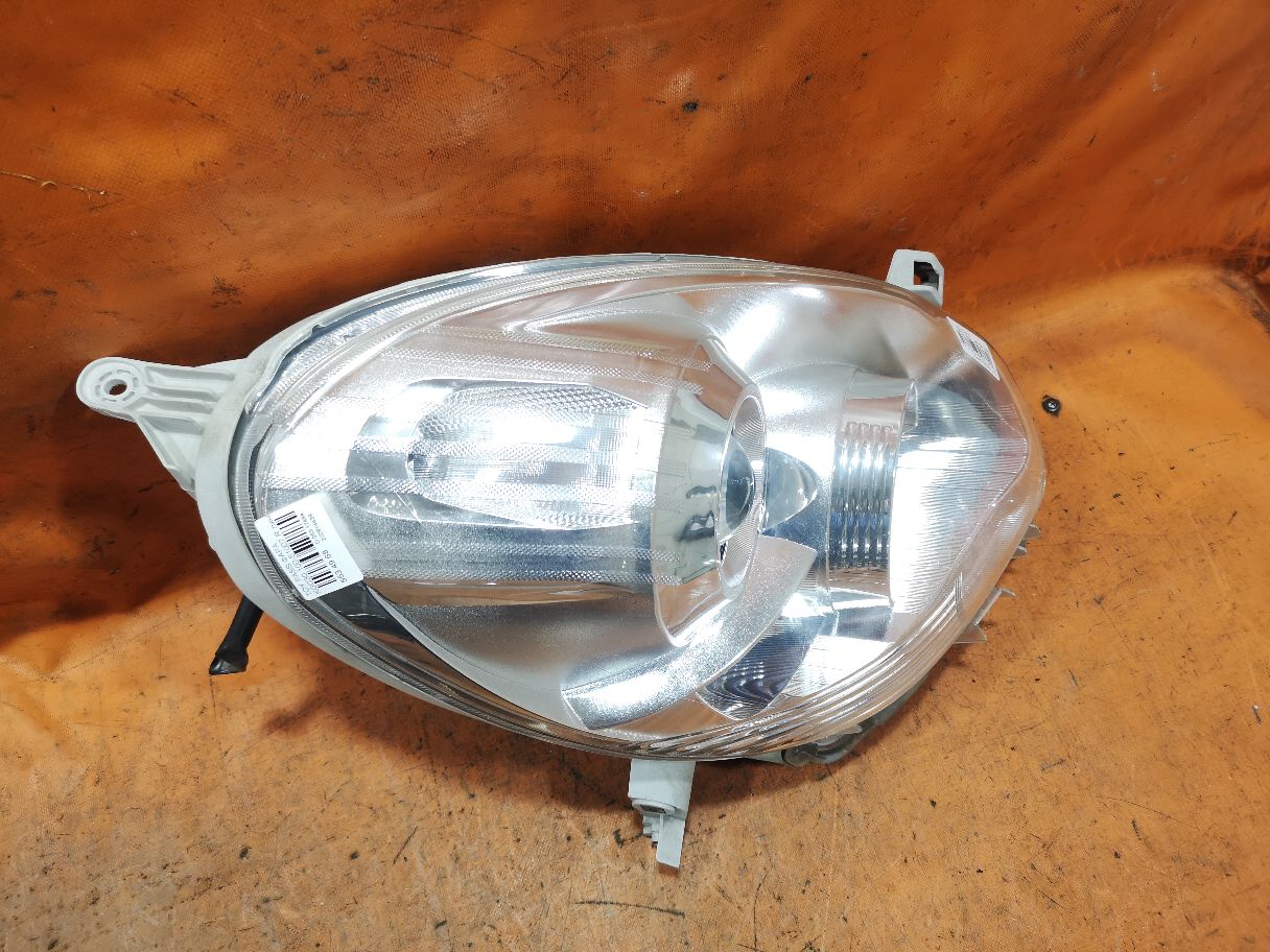 Фара 100. Фара Toyota passo kgc30. Тойота Пассо KGC 30 фара. ПТФ Тойота Пассо. Passo kgc30 Headlamps.