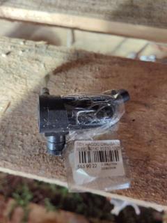 Насос омывателя стекла 85330-60140 на Toyota Фото 3