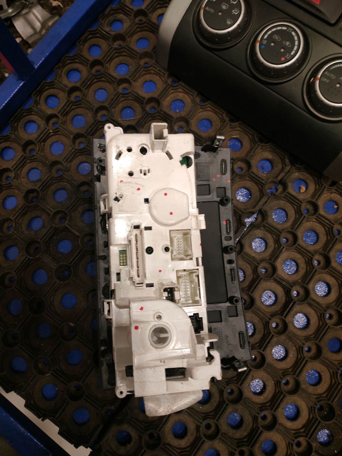 Блок управления климатконтроля на Mercedes-Benz B-Class T245.232 266.940 Фото 13