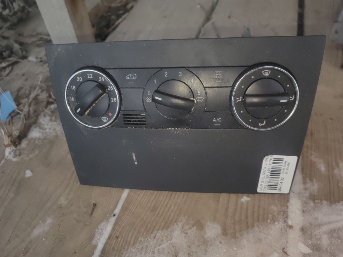 Блок управления климатконтроля на Mercedes-Benz B-Class T245.232 266.940 Фото 9