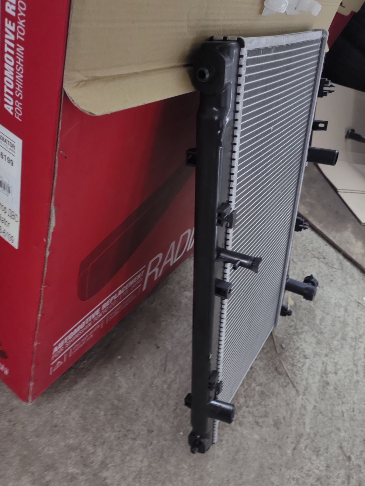 Радиатор ДВС TADASHI TD-036-6199, 16400-0H210, 16400-0H220, 16400-0H240, 16400-0H280, 16400-0H291, 16400-0H310, 16400-28520, 16400-28630, 16400-28631, 16400-28640, 16400-28641, 164000V070, 1640036070, 646808, FX-036-6199, FX-036-6199A, TD-036-6199A на Toyota Camry ACV40 2AZ-FE Фото 5