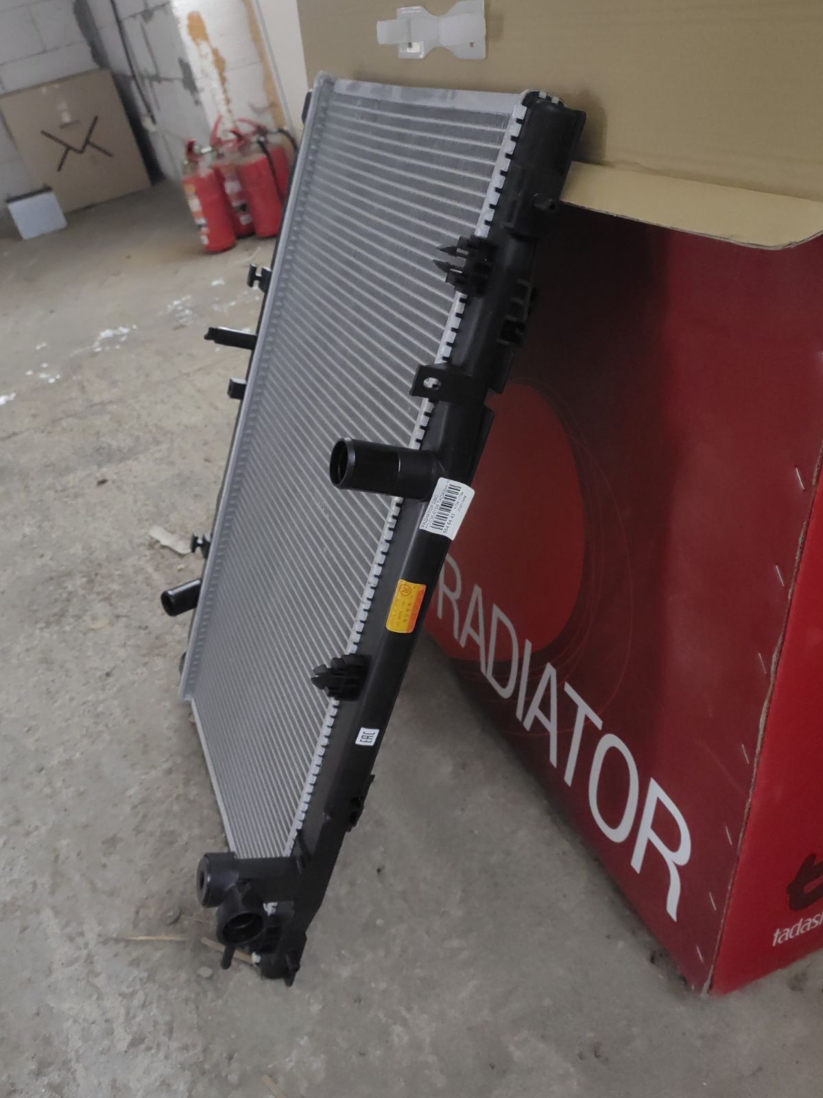 Радиатор ДВС TADASHI TD-036-6199, 16400-0H210, 16400-0H220, 16400-0H240, 16400-0H280, 16400-0H291, 16400-0H310, 16400-28520, 16400-28630, 16400-28631, 16400-28640, 16400-28641, 164000V070, 1640036070, 646808, FX-036-6199, FX-036-6199A, TD-036-6199A на Toyota Camry ACV40 2AZ-FE Фото 6