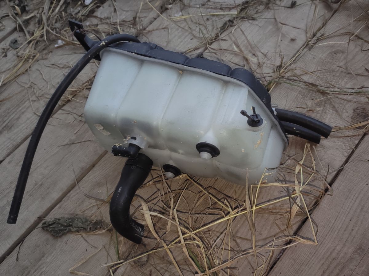 Бачок расширительный A2205000049 на Mercedes-Benz S-Class W220.175 113.960 Фото 6