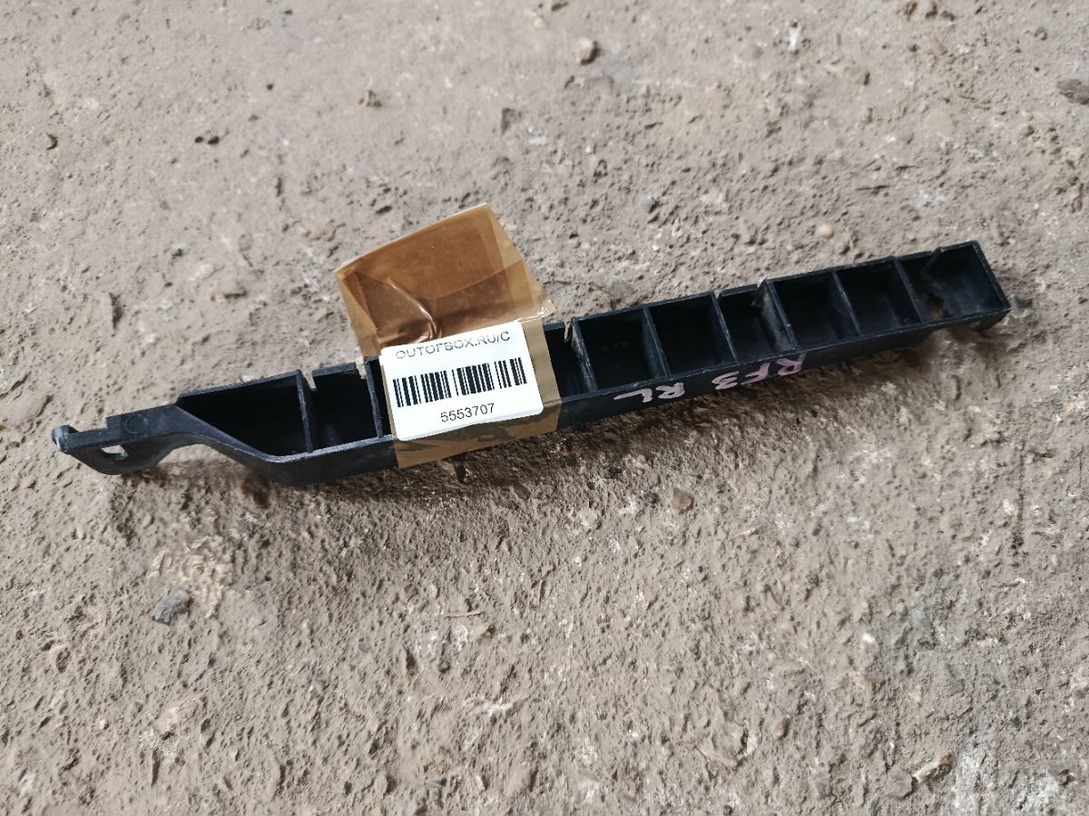 Крепление бампера на Honda Stepwgn RF3 Фото 1