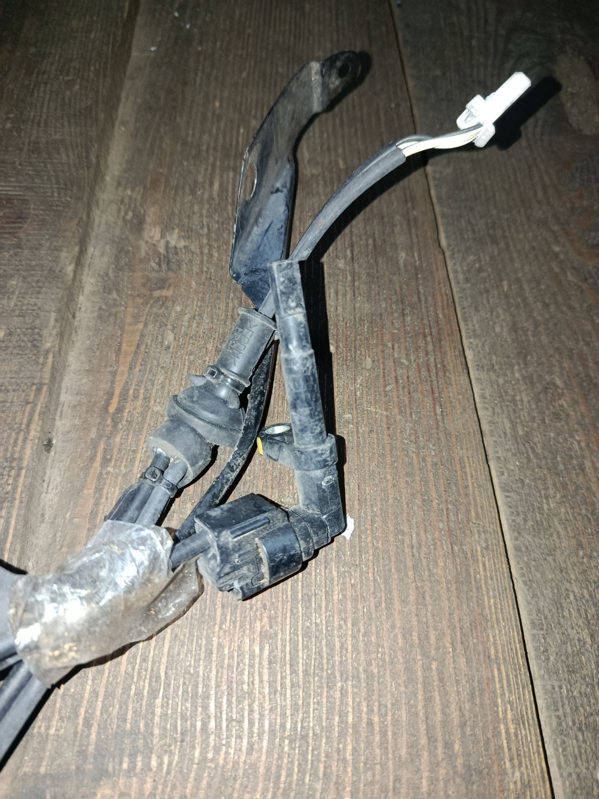 Датчик ABS 89545-30070 на Toyota Crown Majesta UZS186 3UZ-FE Фото 5