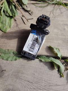 Датчик расхода воздуха 22204-75050, 22204-75030 на Toyota Hiace TRH214W 2TR-FE Фото 3