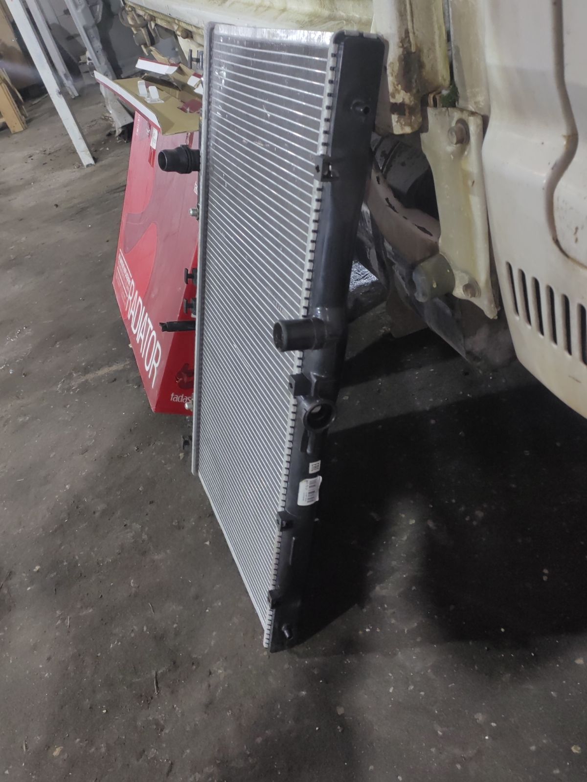 Радиатор ДВС TADASHI TD-036-2916-26, 1026777SX, 19010RWCA51, 19010RWCA52, 219476J, 219476K, 30718503, 30718507, CU2916, HD0010RDX, HO011826 на Acura Rdx TB1 Фото 8