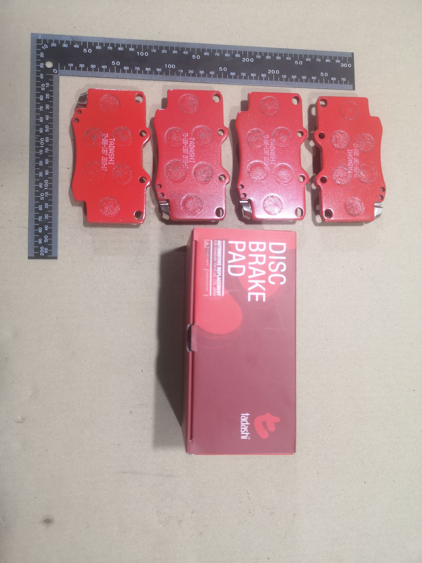 Тормозные колодки tds TD-086-1387, 0 986 505 798, 0 986 AB2 022, 0 986 AB4 123, 0 986 TB2 169, 000 161BSX, 000 161SX, 0101LC90F, 025 216 7915W, 02502150, 0252167915, 0315 02, 0315 04, 031502, 031504, 031514, 03600150, 043004, 04465-04010, 04465-35030, 04465-35031, 04465-35040, 04465-35080, 04465-35140, 04465-35190, 04465-35230, 04465-35240, 04465-35260, 04465-35280, 04465-60030, 04465-60130, 04465-60260, 0446535030, 0446535031, 0446535040, 0446535100, 0446535200, 0446535260, 0446560030, 04465YZZ57, 04465YZZAF, 04465YZZBD, 04465YZZDH, 04465YZZDJ, 04491-35160, 04491-35170, 04491-35171, 04491-35180, 04491-35190, 04491-35240, 04491-35241, 04491-35260, 04491-60070, 04491-60080, 04491-60090, 0449133160, 0449135110, 0449135111, 0449135160, 0449135170, 0449135171, 0449135190, 0449160070, 0449160080, 0449160090, 05P058, 05P538, 0986424268, 0986AB2057, 1001010967, 1050165, 1070120122, 1110, 111085, 1140401, 1163607310, 1163607319, 1170428, 120463, 13046059922, 13046059922NSETMS, 1310, 1381, 140352, 140352399, 141006, 141007, 141007087, 141007399, 141007825, 1494001, 1501224561, 1501229962, 1511145, 16 393 741 80, 16 393 757 80, 16537, 16772, 16773, 17BP9118SJ, 18500058081, 191761, 1V0R3328Z, 1Y0H3328ZE, 2142, 21679, 2167901, 2167904, 2167907, 2167915005T4067, 216791501, 21680, 2177702, 2177715005T4090, 2178401, 2178415005T4047, 21876, 2201090, 2201290, 2202420, 224561, 229962, 231502, 231504, 243004, 24557Z, 2502150, 2510, 2541001, 254P, 26310, 273C0545, 30186, 30958, 315 04 SK, 31502, 31504, 31514, 31842, 326 004SX, 326 014BSX, 3600150, 363700201251, 363700201981, 363700203011, 363702160922, 363916060401, 36724, 36724 OE, 402B0084, 402B0259, 402B0671, 402B1023, 43004, 437 001BSX, 440 014SX, 446504010, 446535030, 446535031, 446535040, 446535080, 446535190, 446535230, 446535240, 446535260, 446535280, 446560030, 446560130, 446560260, 449135160, 449135170, 449135171, 449135180, 449135190, 449135260, 449160070, 449160080, 449160090, 464781, 5002254, 5002254P, 5002256, 50254, 50254P, 5502224561, 5502229962, 5610153, 572140B, 572140J, 572140S, 572254B, 572254J, 572394J, 5800, 5802, 598897, 600000097630, 600203790, 605992, 606405, 6107979, 6260058, 6260538, 644781, 666, 7170, 7298D436, 7549D436, 75800, 81 91 6537, 8110 13023, 8110 13178, 8221090, 8221290, 8222420, 835802, 8DB 355 027161, 8DB 355 029511, 8DB 355 030131, 8DB355009471, 8DB355015351, 8DB355016401, 9632, 9700, 986424268, A1N017, A1N021, A1N029, AC058538D, AC1166C, AC464781D, ADB31179, ADB31179HD, ADB3333, ADB3333HD, ADB3333SL, ADT33253N, ADT34281, ADT34289, AFP323S, AFP340S, AFP410S, AKD1387, AKD1387W, AN-406WK, AN303WK, AN303WKX, AN50K, AN50KX, AN547WK, AS-T367M, AS303, AS406, AS458, ASN199, AST070, AST281M, AV403, AV442, AW1810050, AY040-TY053, AY040TY017, AY040TY030, B111204, B1G10212162, BBP1152, BBP1469, BD7501, BD856, BL1154A1, BL1370A2, BL1498A2, BL1692A2, BLF589, BP001782, BP0035, BP011782, BP1005, BP1403, BP1635, BP21219, BP2463, BP43210, BP43379, BP589, BP901782, BP9025, BP9036, BPA031504, BPF001, BPT17, BPTO1919, BRP0703, BS0986424268, BS1103, BS2089, BV797, C12053L, C12054, C12054ABE, C12054FBK, C12054JC, C12054K, C12054PR, C12089, C12089ABE, CBP31179, CBP3333, CD2020, CD2020STD, CD2020TYPED, CD2082M, CD2082MSTD, CD2082MTYPED, CD2096M, CD2096MSTD, CD2096MTYPED, CD2160, CD2160M, CD2160MSTD, CD2160MTYPED, CD2160STD, CD2160TYPED, CD2181M, CD2181MSTD, CD2181MTYPED, CD2277, CD2277D, CF1219, CKT13, CKT96, CMX410, CMX436, D2082, D2082M, D2082M01, D2082M02, D2086, D2096, D2096M, D210E, D2117M, D2117M-02, D2160, D2160M, D2160M01, D2160M02, D2181M, D4367298, DB1323, DBP370797, DBP797, DIS15141, DIS16471, DP1010100079, DP5116, E100231, E400231, E500231, EC1222, EC1222A, EC1378, ELT410, ELT436, F 03B 150 005, FB211177, FBP0862, FBP1222, FBP1375, FBP1749, FD6579A, FD6579N, FDB797, FK2082, FK2160, FO 464781, FP0410, FP0436, FP1436, FPE114, FSL797, G0446535080, G1227TF, GDB1133, GDB3109, GDB3213, GDB352, GDB797, GDB797S, GF2120, GK1027, GK1109, GP02082, HDP198C, HKPTY054, HKPTY089, HP5036, HP8279NY, HP8494, IBD1254, IE141007, J PA254AF, J0446535040, J0449135160, J0466535040, J3602054, J3602056, J3602098, JAPPA254AF, JBP0027, JBP0038, JQ101184, K400700, KBP097, KBP1469, KBP9004, KBP9054, KD2203, KD2385, KE0700234, KT0500092, KUF1387, LP0854, LP854, LP951, LVXL738, MBP589, MD064M, MD2082MS, MD2160MS, MD436, MDB1514, MDB1647, MDB1894, MDB1947, MDB3103, MDB81647, MFP2254, MKD410, MKD436, MN-274M, MN196M, MN80, MPT29, MS1219, MX410, MX436, N1A021P, N844, NDP-268C, NDP198C, NKT1015, NP1003, NP1003SC, NP1098, NP1137, P 83 009, P 83 095, P215302, P215304, P83009, PA254AF, PA254MK, PA254P, PA256AF, PA844, PAD696, PAD703, PBP797, PBP797KOR, PC0854S, PCP1205, PD115, PD15515, PD527, PF 1938, PF-1351, PF1219, PF1381, PF1387, PKF031, PN1219, PN1351, PN1387, PN1393, PN2283, PRP0444, PRP0840, Q0930698, Q0930718, QF52502, QF53600, RA05800, RB0352, RB1006, RB1007, RB1025, RN252M, RN523M, RNZ099, S700381, SFP897, SMB21679, SN237, SN253P, SN287P, SN292P, SP 1222, SP 160, SP 160 PR, SS253S, ST0446535240, T0610589, T11236J, T11250, T11250J, T1251, T1981, T281405Y, T3011, T3057, T360A55, T360A85, TABP2014, TD-086-1351, TD0861219, TD1351, TG0458C, TH198C, TN252M, V070, V700027, V9118A028, V9118A043, VBS797PS, VP219, WBP21679A, WS200700, WS200702, WS200705, WS219500, WS306400 на Toyota Hilux KZN130G Фото 1