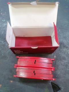 Тормозные колодки tds TD-086-2446, 05P451, 0606 00, 060600, 07000170, 0986494566, 10219, 113373, 120757, 12200, 140 000BSX, 140 000SX, 140 002SX, 140 010SX, 141206, 141206204, 1501222243, 1512135, 17BP9050J, 2204970, 222243, 2458501, 260600, 2926101, 36954, 36954 OE, 41060-21T90, 41060-25T90, 41060-3T090, 41060-6T390, 4106021T90, 4106025T90, 410606T290, 5-86106237, 5-86116486, 5-86122926, 5-86122929, 5130, 5861062370, 5861164860, 5861229260, 5861229270, 5861229290, 586124985, 5861543790, 60600, 6131179, 6260451, 7000170, 8110 14007, 8224970, 8DB355013721, A288K, AA0400, AC058451D, ADB0758, ADB0758HD, ADN14298, AF1121, AF1220, AFP164, AFP519S, AFP57, AN-288K, AN-483WK, AN288KX, AS-N366, AS-N404M, ASN2072, AV727, AY040-NS077, AY040-NS808, AY040-NS925, AY040NS808, AY040NS845, BBP1497, BP1476, BP2757, BP437, BP6560, C11071, C11071JC, CBP0758, CD1121, CD1121STD, CD1121TYPED, CD1220M, CF2204, CKN115, D10606T290, D106MS3687, D1121, D1121-02, D112101, D1220M-02, D1220M01, DG1153NF, DP1010100423, FP2107, FP2107E, GDB3117, GDB3177, GDB995, GK0830, GP01121, HP9067, J3601061, KBP6551, KD1121, KD1204, LP1146, M2624585, MBP437, MD097, MDB2025, MN-307, MN436M, MS2204, N00914, N281235, N360N64, NDP-316C, NKN1197, NP2095, P204, P706300, PBP321, PF-2204, PF-2446, PF2204, PN2204, PN2204W, PN2446, PRP0922, Q0930638, QF57000, RN609, SN574, SN574P, ST410606T290, T1745, TABP2231, TD2446, TH316C, V9118N020, V9118N067, VBS3117PS, WS207800 на Nissan Atlas SR8F23 Фото 3