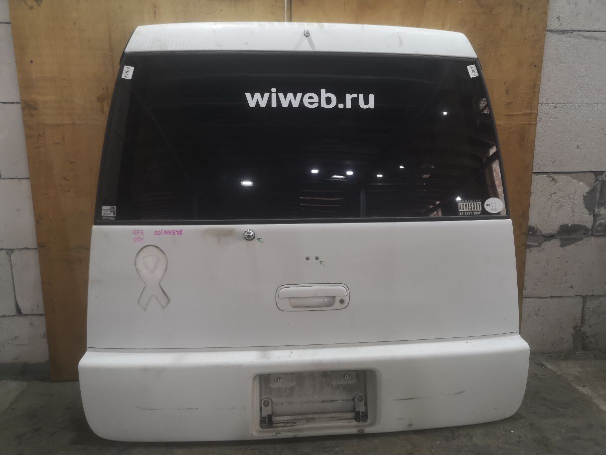 Хонда степвагон задняя дверь. Задняя дверь honda stepwgn. Степвагон задняя дверь rp36. Honda stepwgn spada 5. Минивэн хонда степвагон.