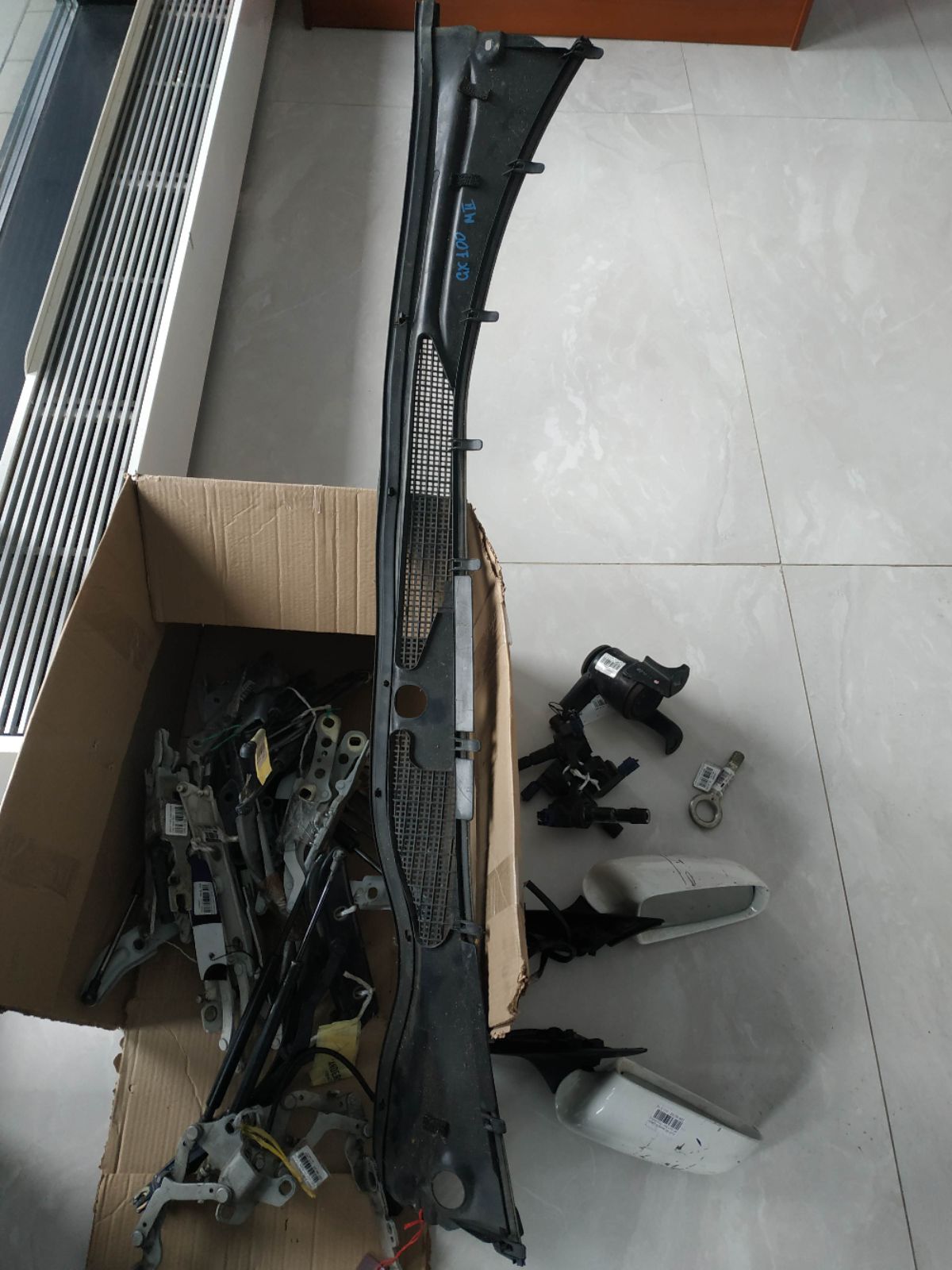 Решетка под лобовое стекло 55781-22230 на Toyota Mark Ii GX100 Фото 5