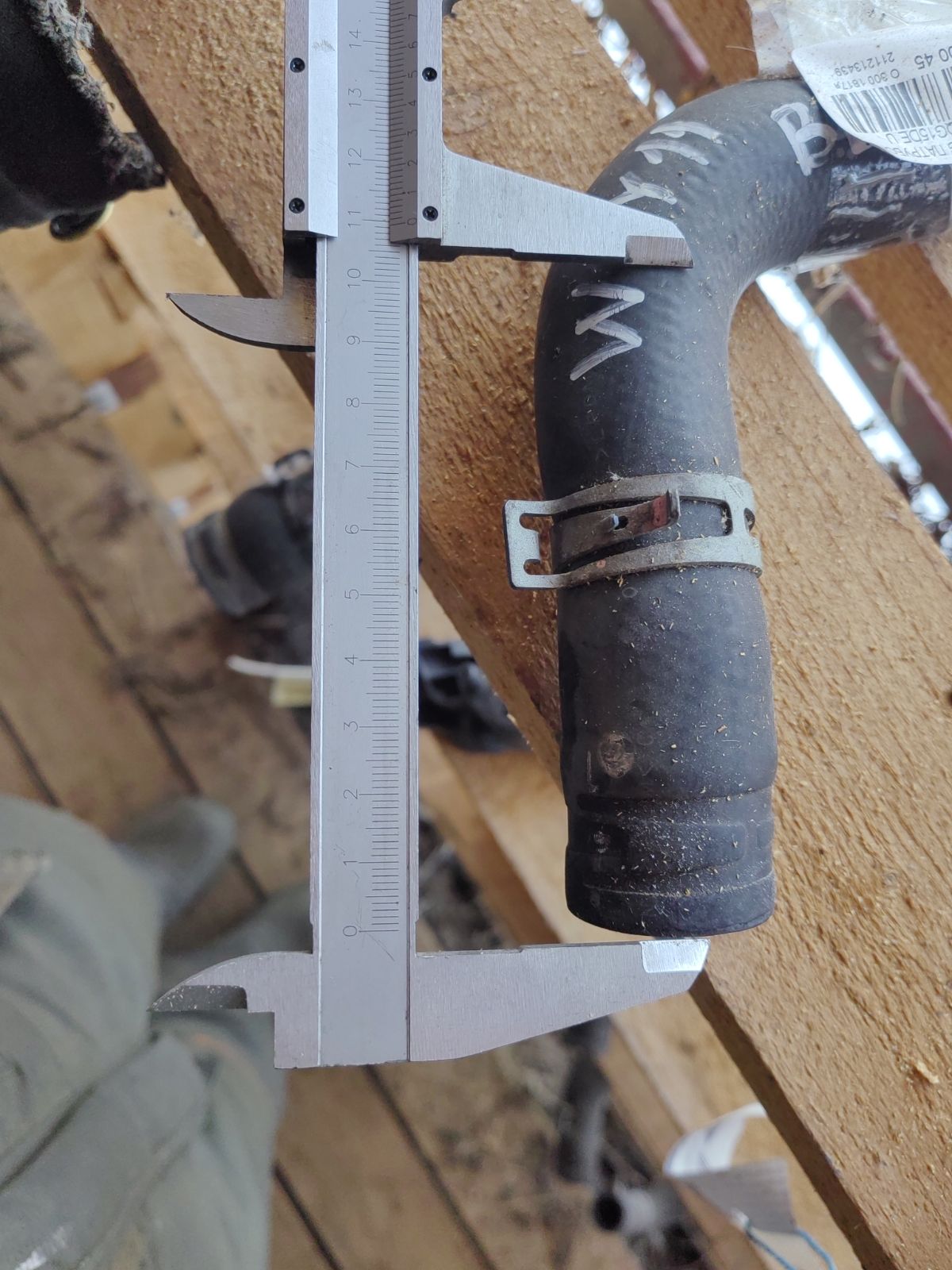 Патрубок радиатора ДВС 215014M400 на Nissan Wingroad WFY11 QG15DE Фото 5