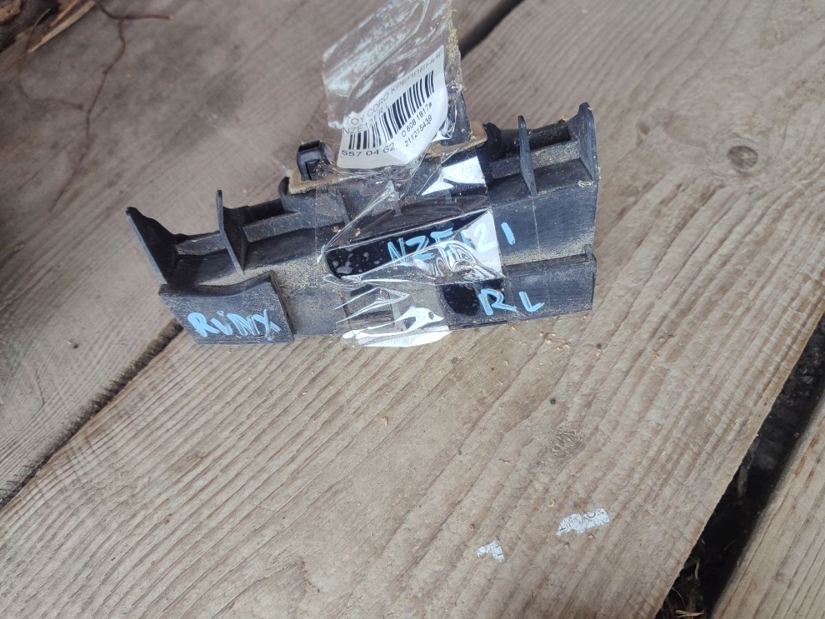 Крепление бампера на Toyota Corolla Runx NZE121 Фото 5