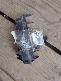 Крепление бампера на Toyota Corolla Runx NZE121 Фото 3