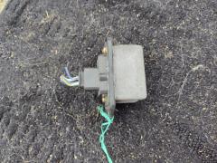 Регулятор скорости мотора отопителя 87138-52010 на Toyota Funcargo NCP20 2NZ-FE Фото 4