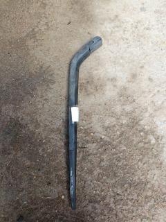 Держатель дворника 85241-52120 на Toyota Vitz SCP90 Фото 5