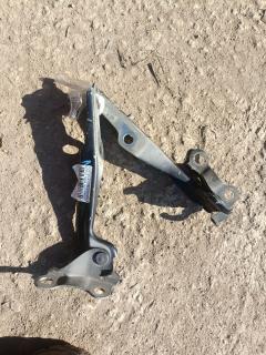 Крепление капота 53410-52010, 53420-52010 на Toyota Vitz NCP10 Фото 4